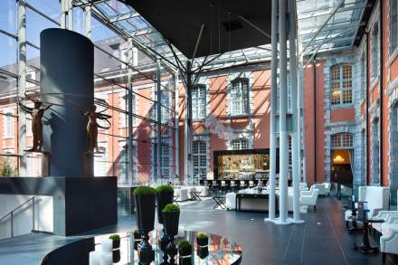 L'Atrium Lounge Bar Royal Hainaut Spa &amp; Resort Hotel in Valenciennes in the Nord region