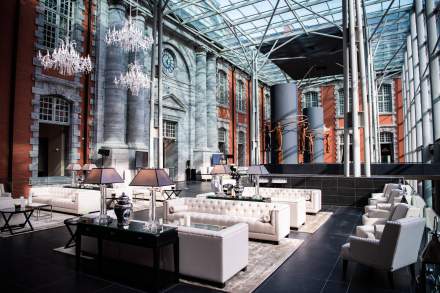 L'Atrium Lounge Bar Royal Hainaut Spa &amp; Resort Hotel in Valenciennes in the Nord region