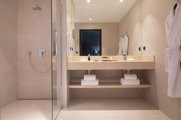 Salle de bain Royal Hainaut Spa & Resort Hôtel à Valenciennes dans le Nord